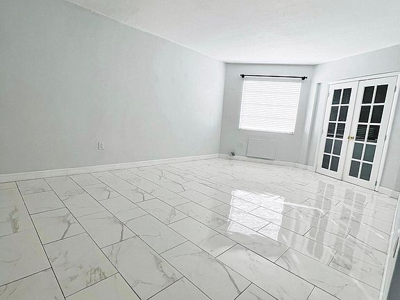 4th image of 1605 NE Miami Gardens Dr APT 208