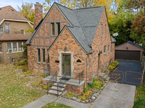 64 Illinois Ave, Pontiac, MI 48341