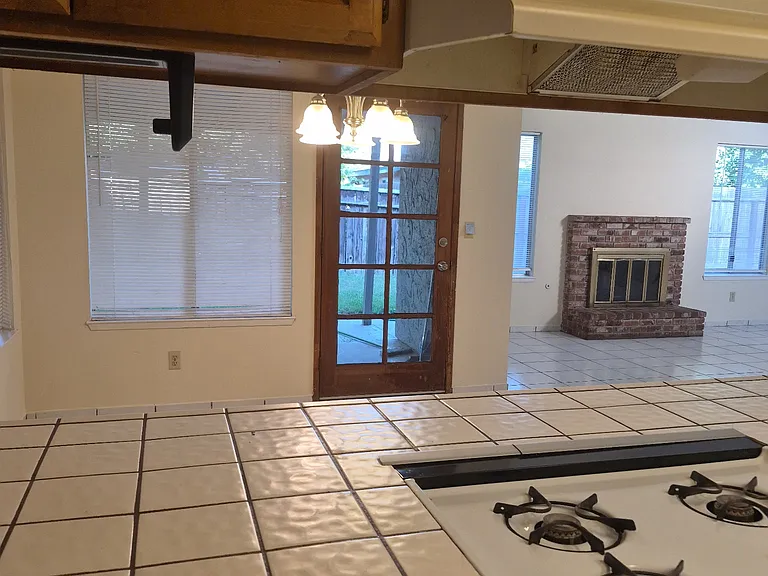 2346 N Bradley St — Photo 5