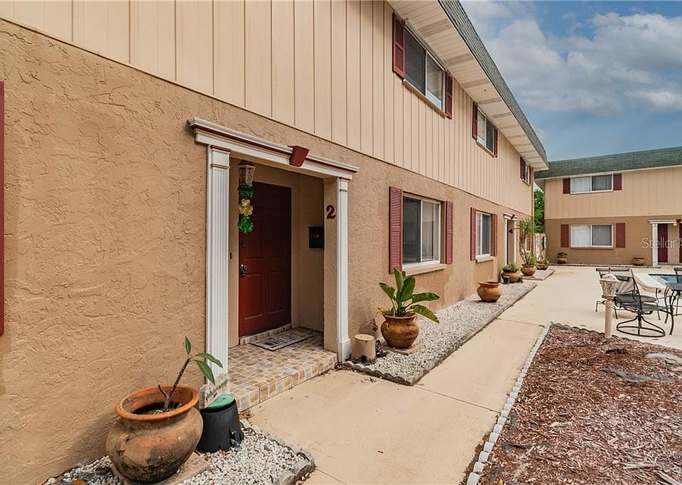 1st image of 300 6th St N Unit E-2