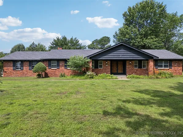 9302 Haskell Dr, Broken Arrow, OK 74014