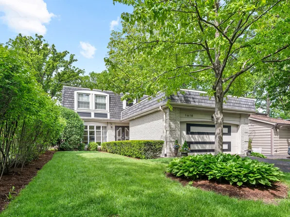 1618 McCraren Rd, Highland Park, IL 60035
