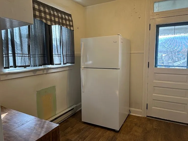 606A Center St — Photo 9