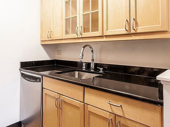4th image of 182 E 95th St APT 6D