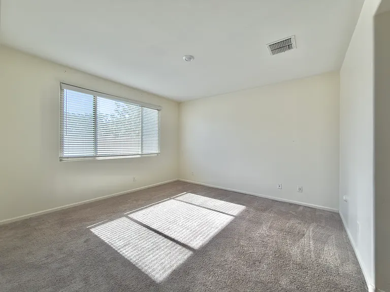 4523 N 92nd Ave — Photo 23