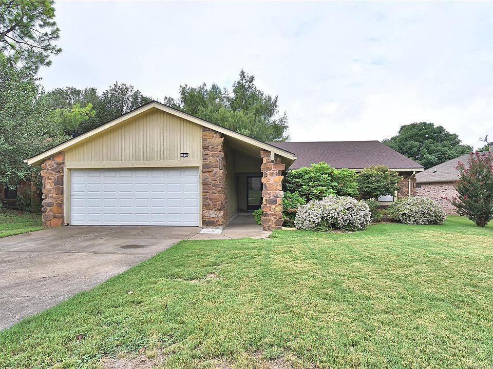 1st image of 1608 N Hickory Ct