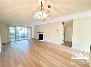 100 Meadow Park Ln #B, Hendersonville, NC 28792
