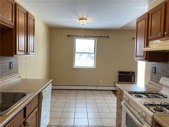 2nd image of 100 Hillside Dr APT G13