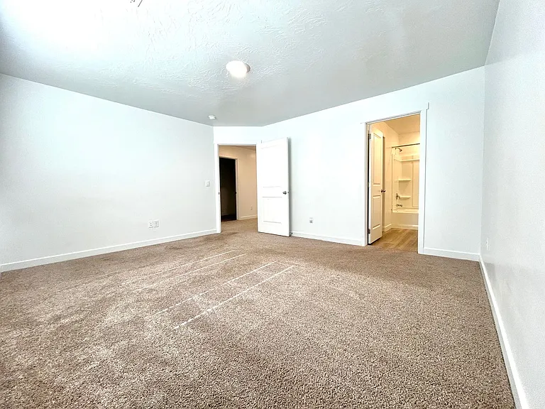 317 N 2050 W — Photo 6