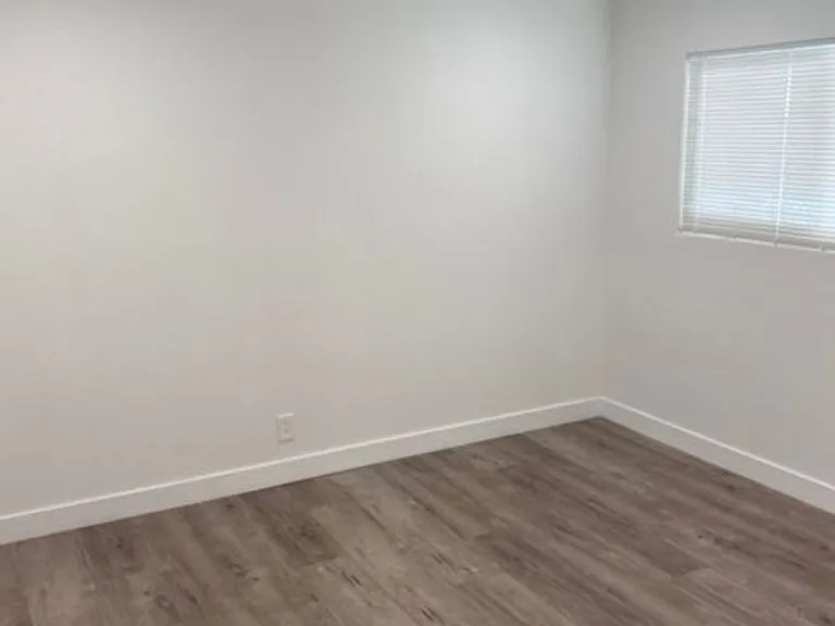 4324 Ventura Canyon Ave — Photo 20
