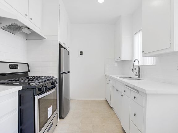 3rd image of 323 E Chestnut St APT 17