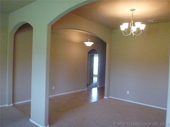 4th image of 26479 Columbia Crest Dr