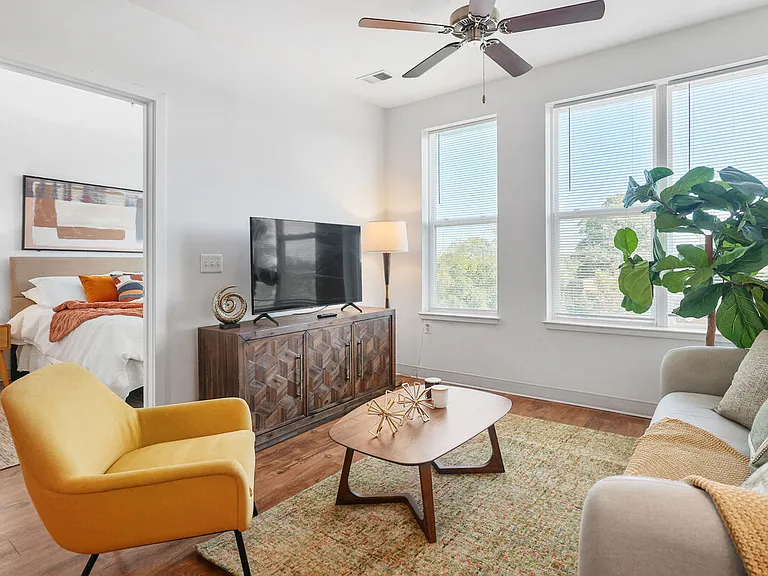 South Cap Apartments — Photo 8