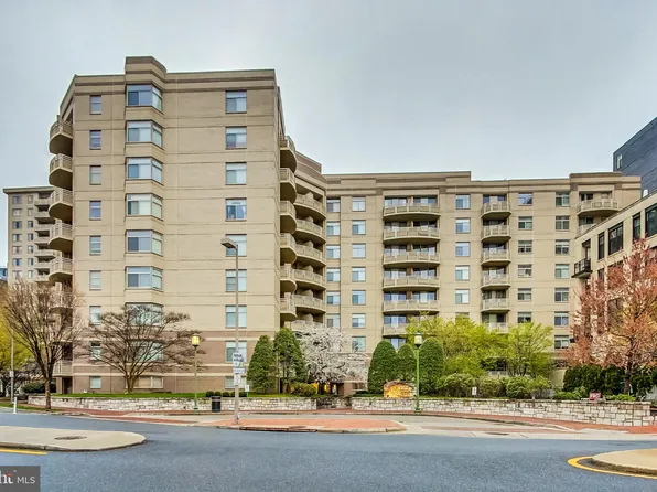 7111 Woodmont Ave APT 818, Bethesda, MD 20815
