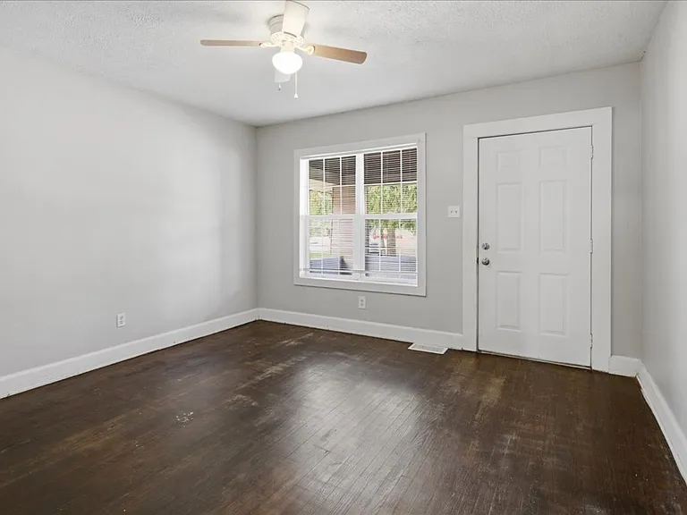 35 - 37 S Sherman Dr — Photo 4