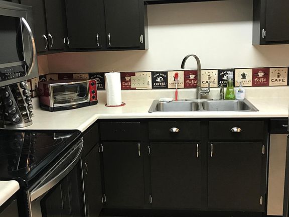 2nd image of 594 Moull St APT 10
