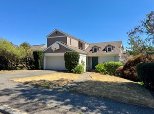 4925 Stanford Ave NE, Seattle, WA 98105