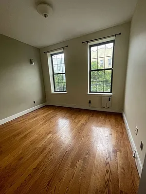 Rented by Greenrock Management | media 12
