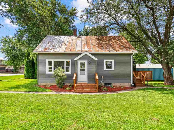 133 E 5th St, Solon, IA 52333