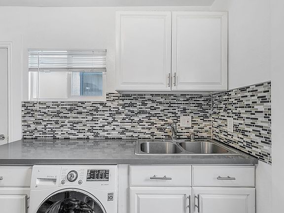 4th image of 1424-1430 Echo Park Ave #1424-1/2