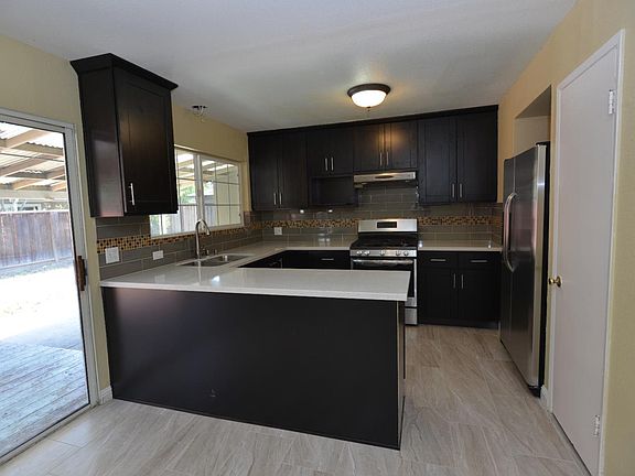 3rd image of 2052 Mondigo Ave