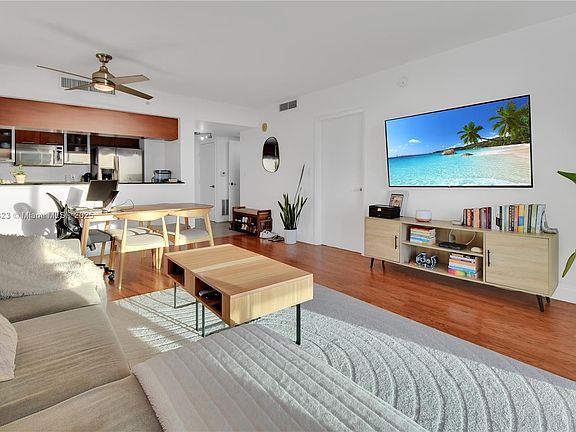 5th image of 1800 N Bayshore Dr APT 2604