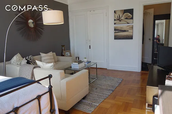 Rented by Compass | media 11