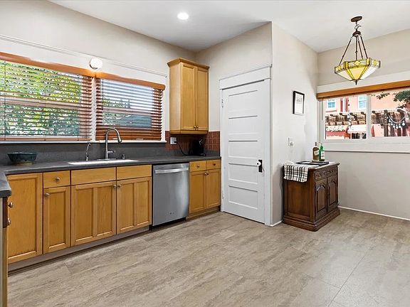 5th image of 1512 Madison Ave
