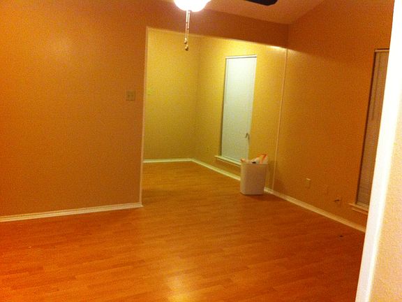 2nd image of 701 Hillcrest Ct