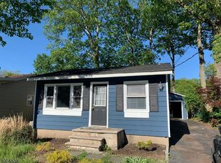 211 Windsor Ave, Hopatcong, NJ 07843