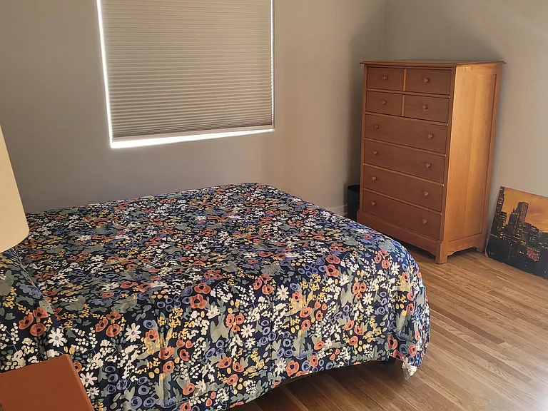 221 - Bedroom