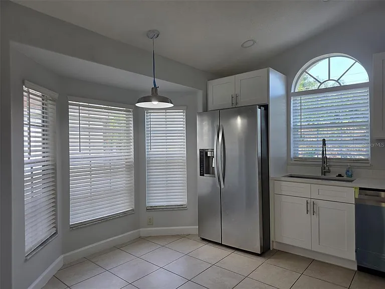 135 S Roma Way — Photo 6