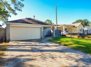 11866 Greenloch Ln, Houston, TX 77044