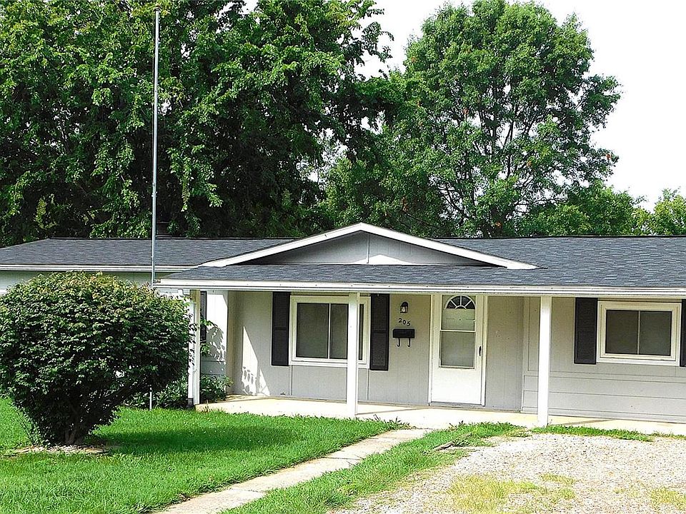 1st image of 205 Juanita St