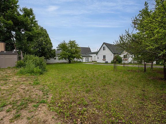 3rd image of 2816 Sunnyside Dr