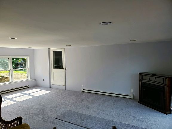 5th image of 37 Burgess Dr