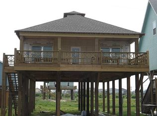 947 Driftwood Dr, Crystal Beach, TX 77650