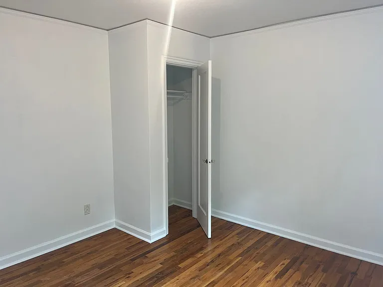 128 N Saratoga St — Photo 12