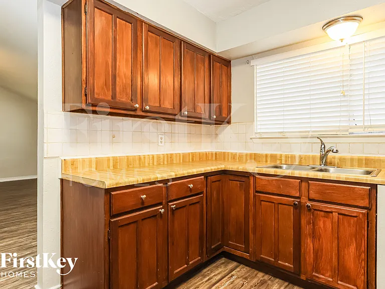 20327 Bridgedale Ln — Photo 10
