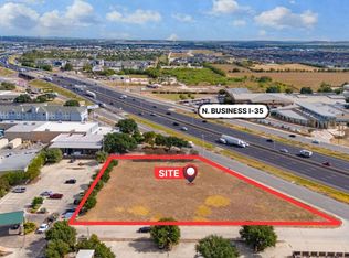1501 N Business Ih 35 #1R, New Braunfels, TX 78130