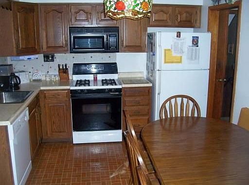 Eat-in Kitchen