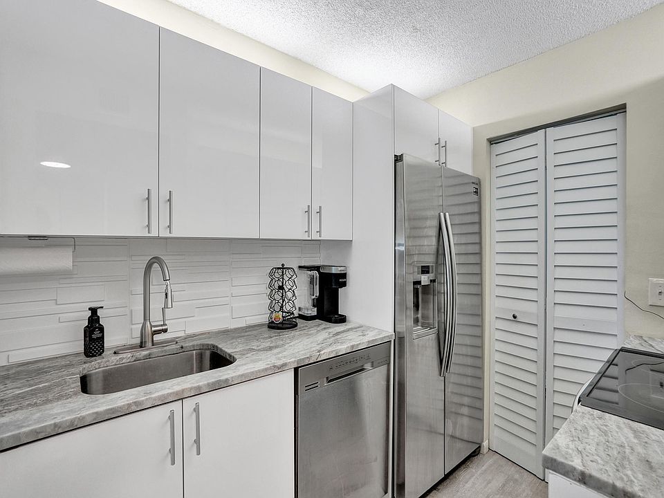 1st image of 2907 NE 8th Terrace #105