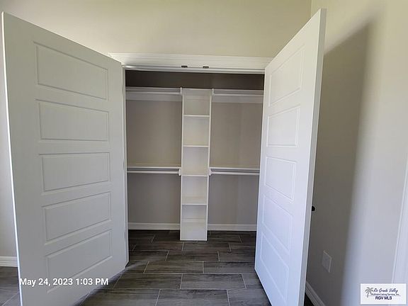 3rd image of 4704 River Oak Cir