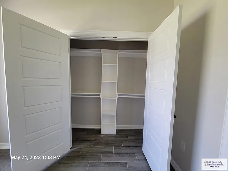 4704 River Oak Cir — Photo 3