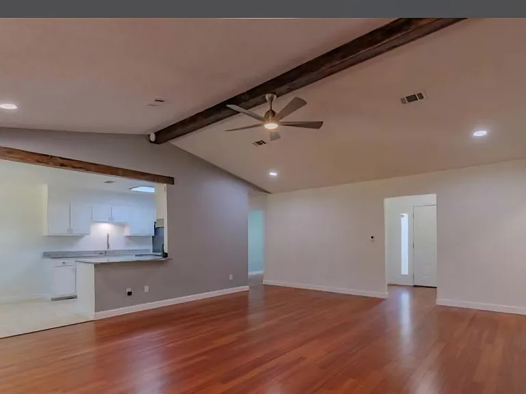 1387 Calcutta Dr — Photo 4