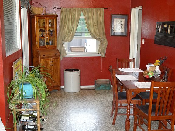 4th image of 602 S Tower St