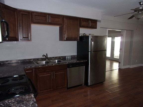5th image of 427 18th Ave N