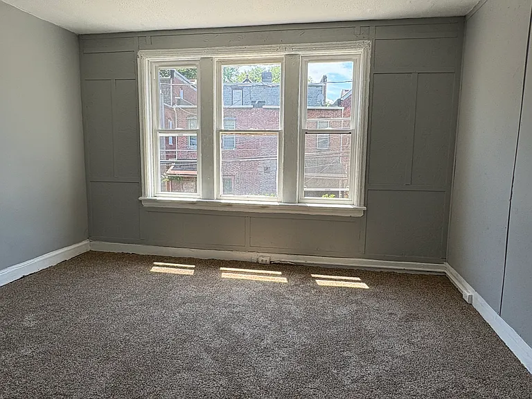 1716 Miller St — Photo 12