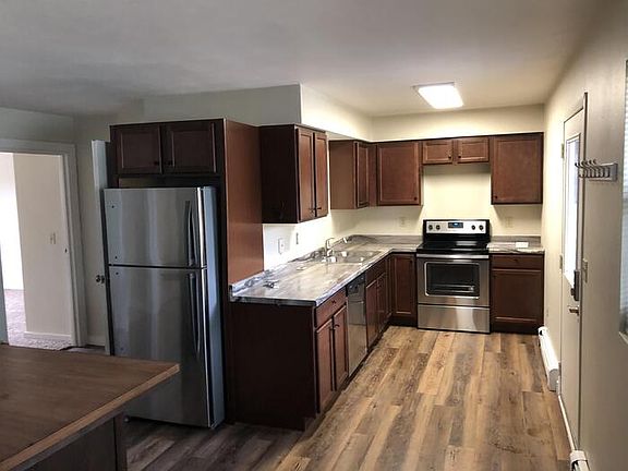 2nd image of 836 Vine Ave