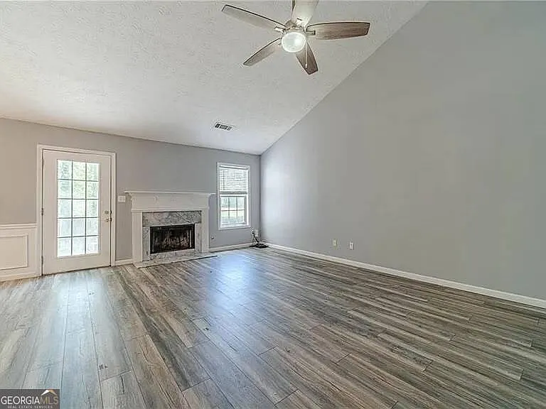 1607 Amhearst Walk Rd — Photo 3